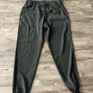 Olive Green On the Fly *woven jogger sz 8